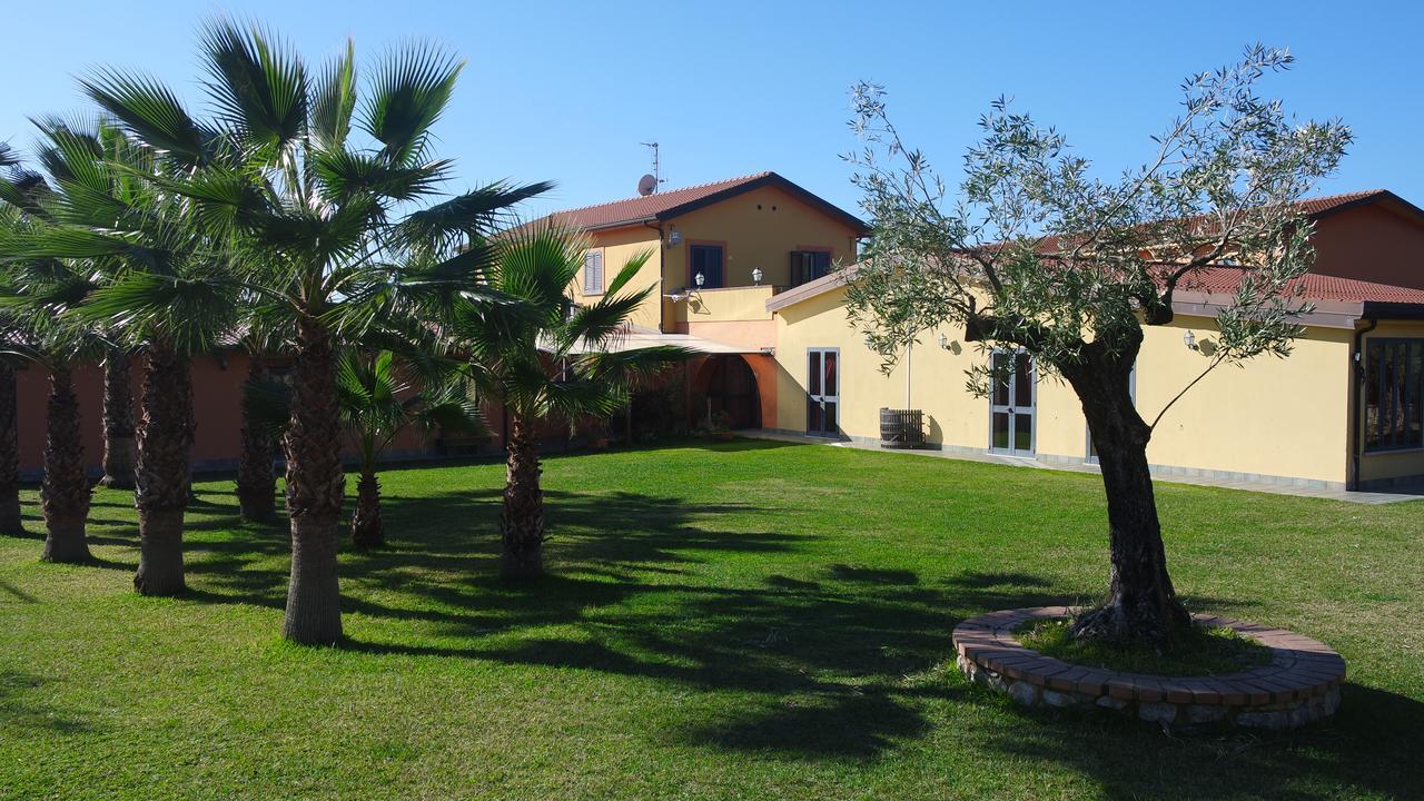 Agriturismo Masseria I Risi Guest House ซานเตอูเฟเมีย ลาเมเซีย ภายนอก รูปภาพ