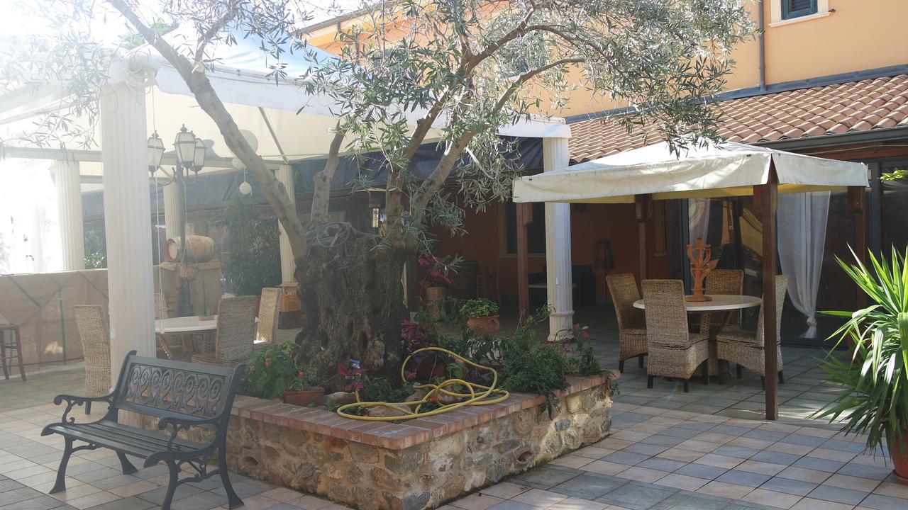 Agriturismo Masseria I Risi Guest House ซานเตอูเฟเมีย ลาเมเซีย ภายนอก รูปภาพ