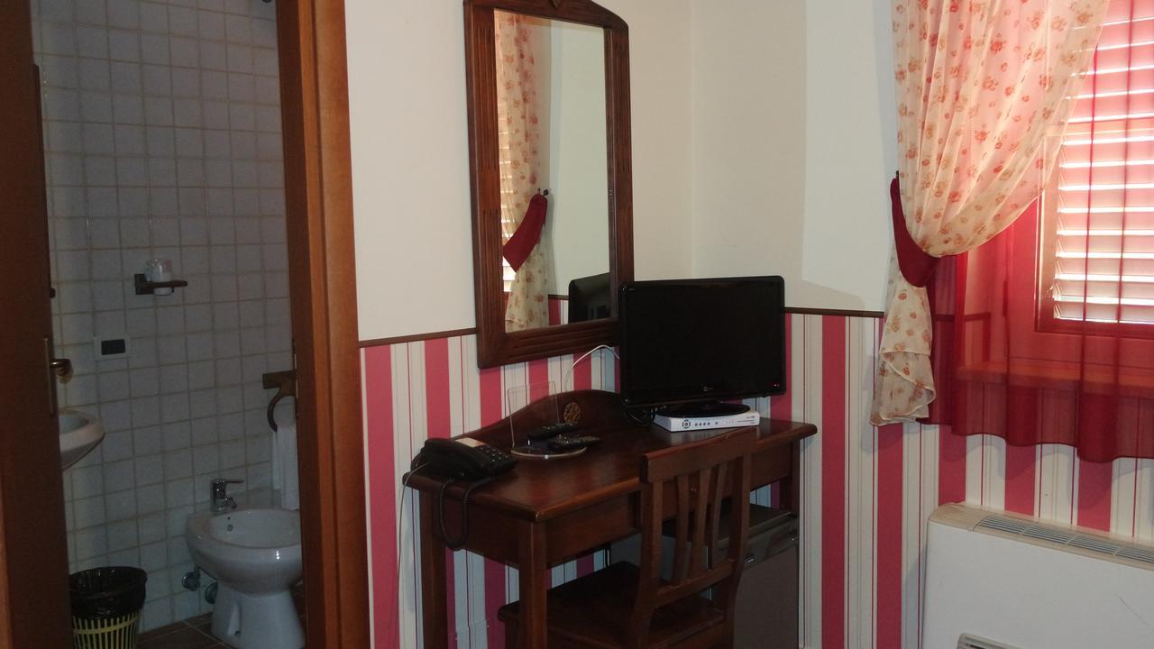 Agriturismo Masseria I Risi Guest House ซานเตอูเฟเมีย ลาเมเซีย ภายนอก รูปภาพ