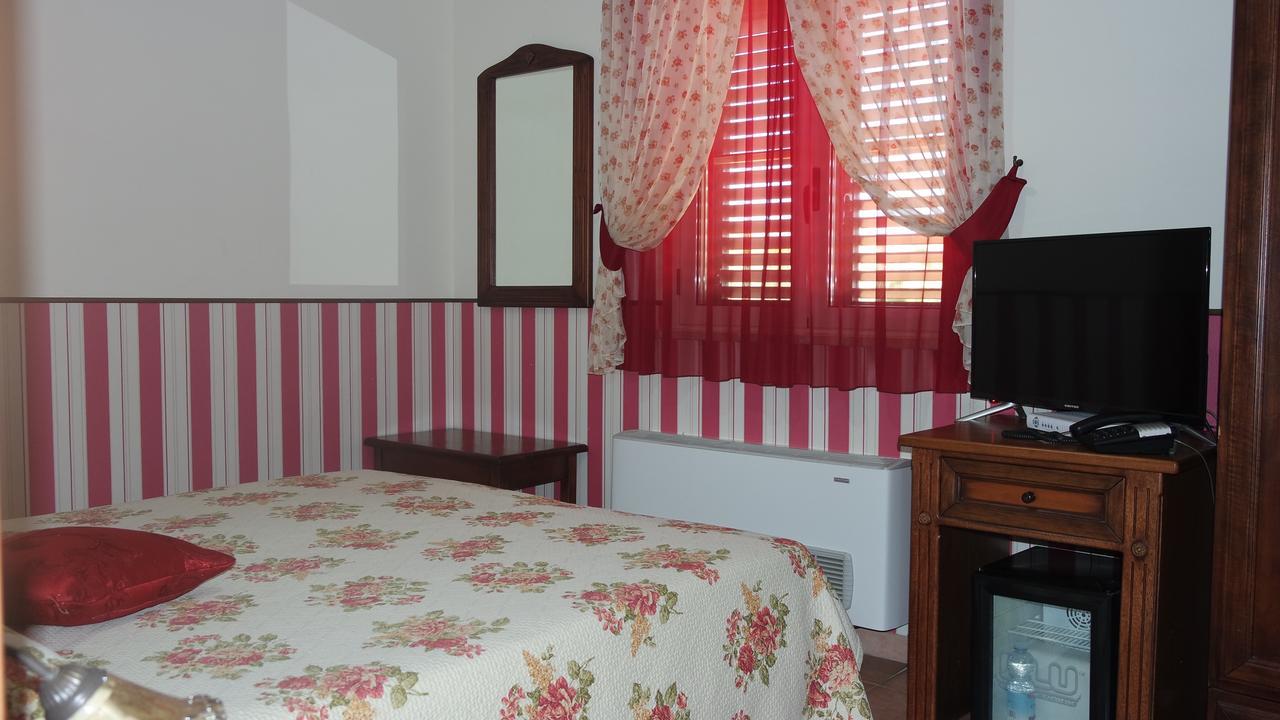 Agriturismo Masseria I Risi Guest House ซานเตอูเฟเมีย ลาเมเซีย ภายนอก รูปภาพ