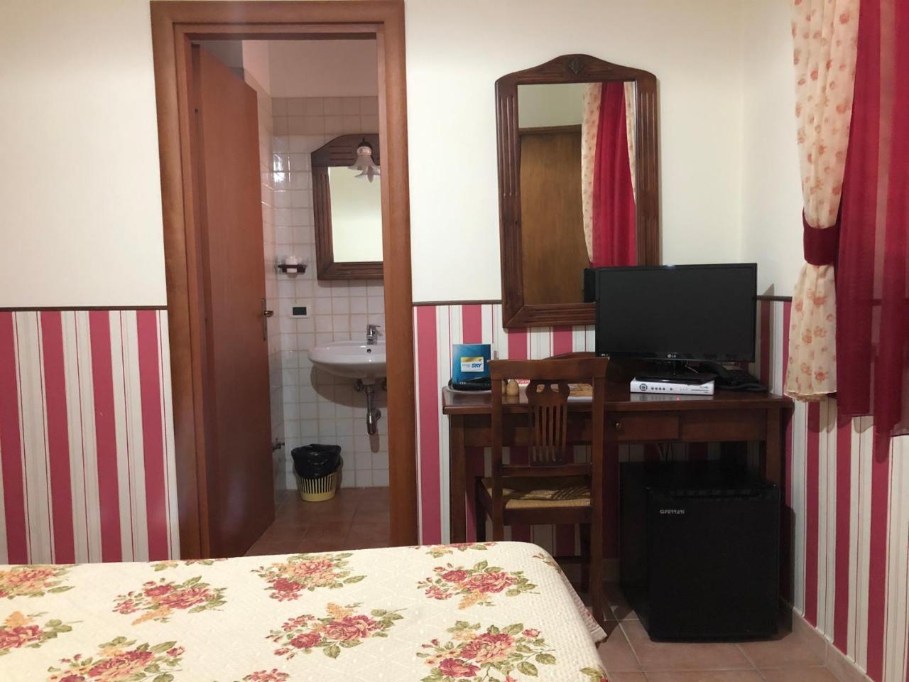 Agriturismo Masseria I Risi Guest House ซานเตอูเฟเมีย ลาเมเซีย ภายนอก รูปภาพ