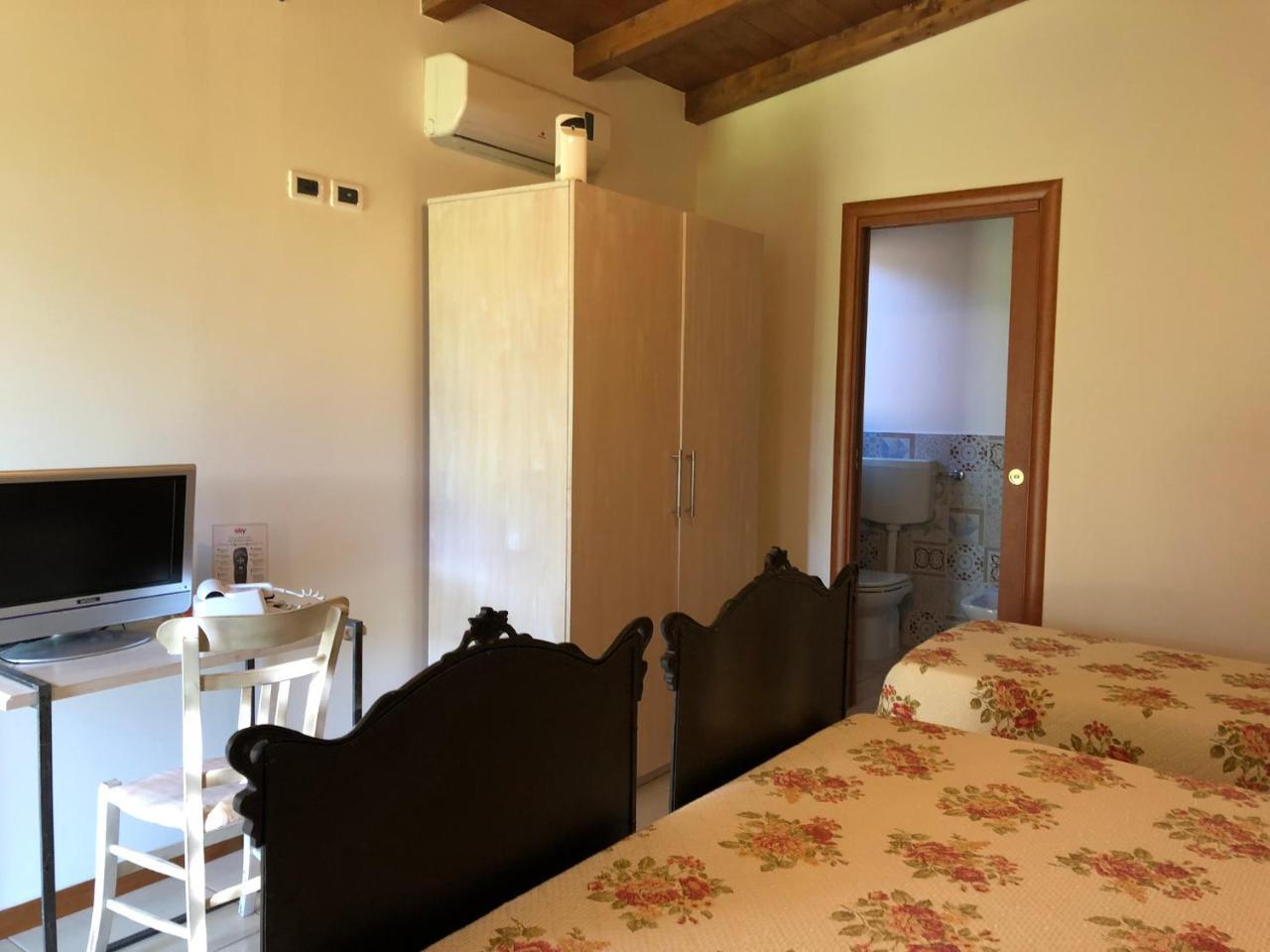 Agriturismo Masseria I Risi Guest House ซานเตอูเฟเมีย ลาเมเซีย ภายนอก รูปภาพ